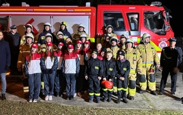 Nowy w&oacute;z bojowy dla OSP Gądk&oacute;w Wielki 12