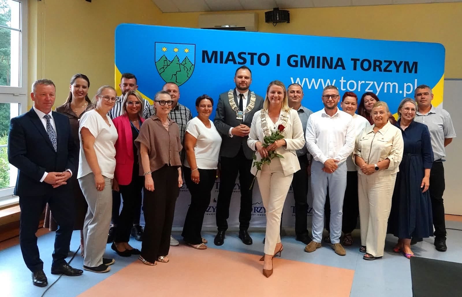 Radni gminy Torzym i&nbsp;pracownicy Urzędu Miejskiego podczas sesji absolutoryjnej