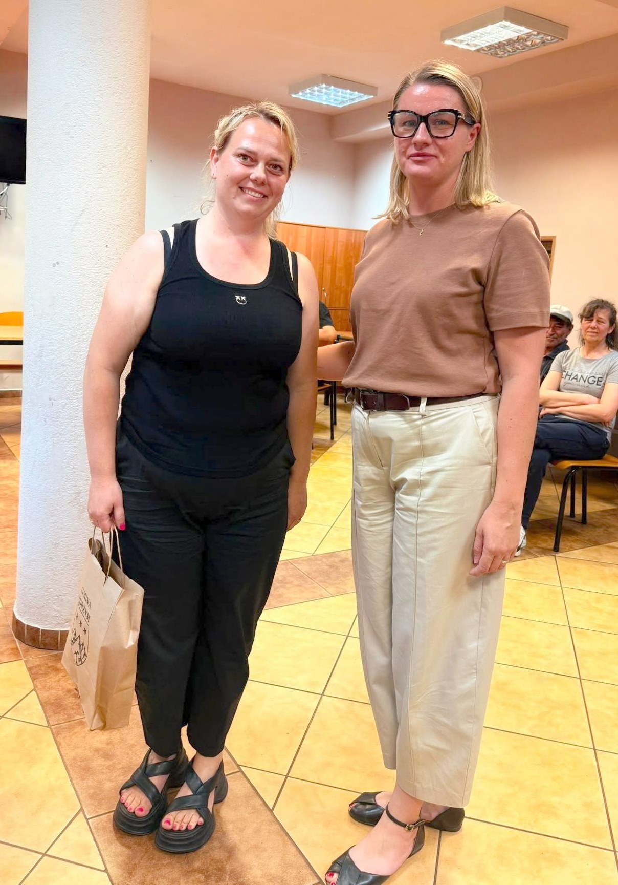 Wybory sołtysa - Garbicz - Marta Simonienko-Ostrowska w&nbsp;towarzystwie pani burmistrz