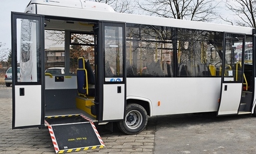ilustracja przykładowa - miniautobus przystosowany do przewozu osób niepełnosprawnych